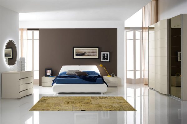 Spar Italian Platform Bed / Bedroom Set Gaudi