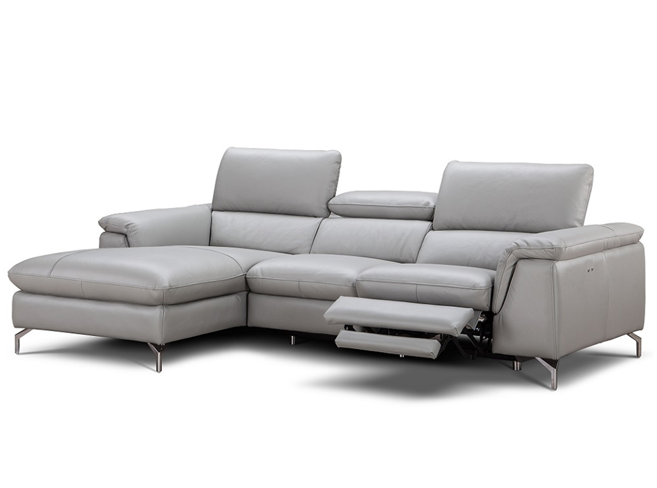 Serena Reclining Sectional Sofa by J&M Furniture