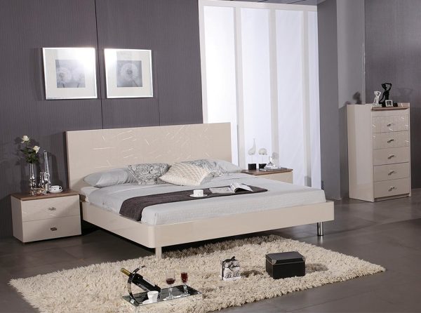 Charm Platform Bed by Beverly Hills