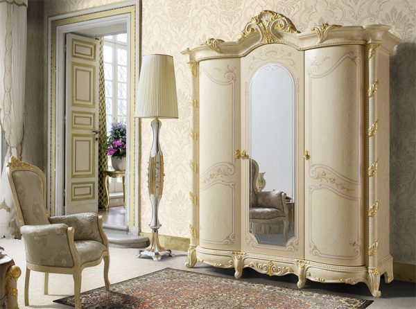 Classic 3-Door Wardrobe Madame Royale by MobilPiu