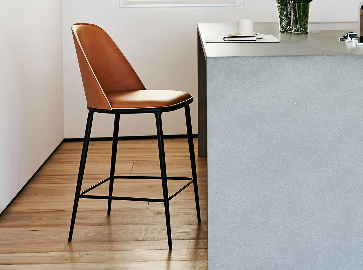 Lea Hard Leather Bar Stool MIDJ