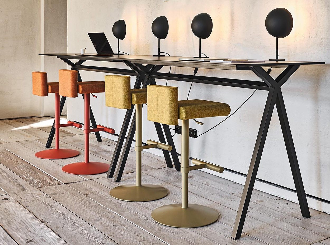 Dama Bar Table by MIDJ